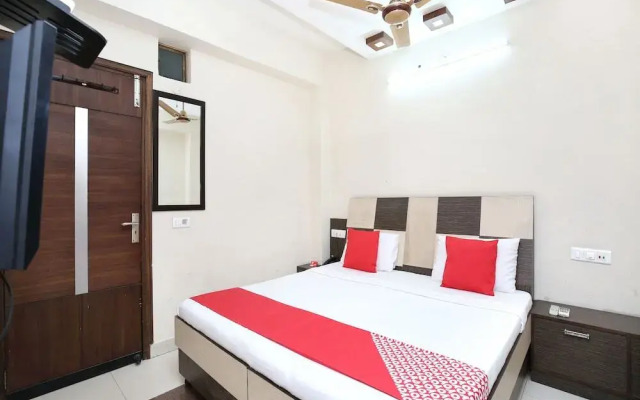Hotel City Night by OYO Rooms