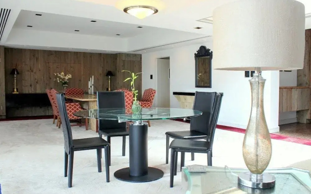 Hosteeva Marina Luxury Suites
