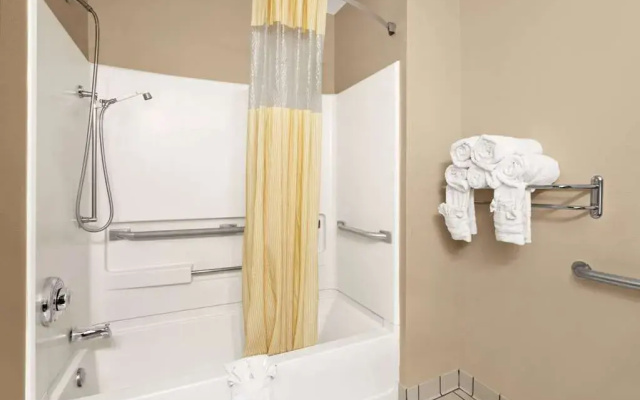 Days Inn Orange Park/Jacksonville