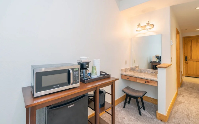 Bear Creek Lodge 303 3 Bedroom Condo by Alpine Lodging Telluride