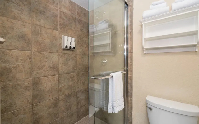 Manitou Lodge 8 Hotel Room by Alpine Lodging Telluride