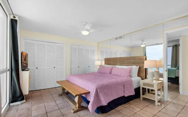 Shoreline Towers 1081