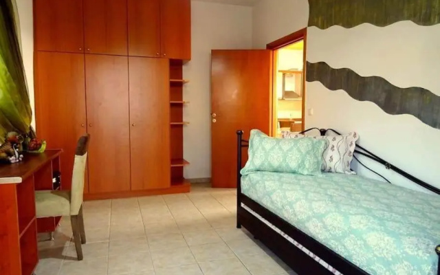 Cozy apartment in Paradisi