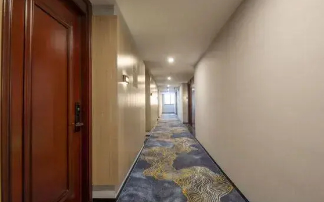 HuaJiYaShe Hotel (Huzhou Zhili Children's Clothing City)