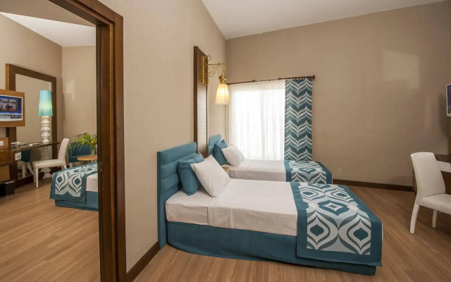 Dream World Resort & Spa