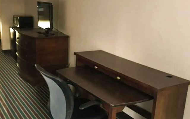 Magnuson Hotel Marietta