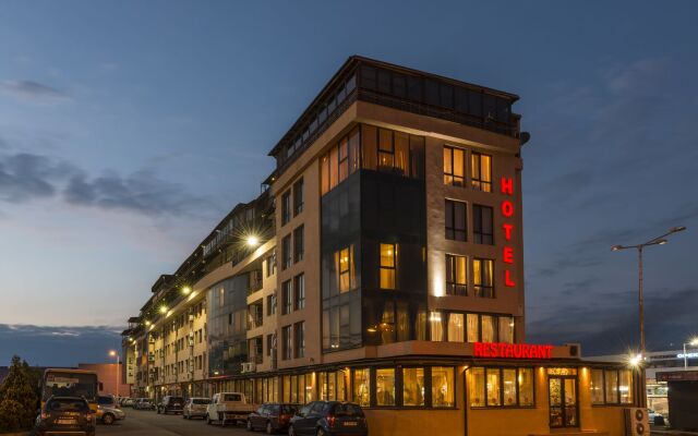 Hotel Avenue вид на фасад