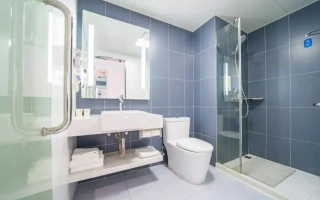 HanTing Hotel (Shanghai Hongqiao Railway Station Beizhai Road)