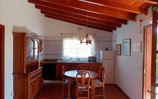 Bungalow in El Paso With Terrace