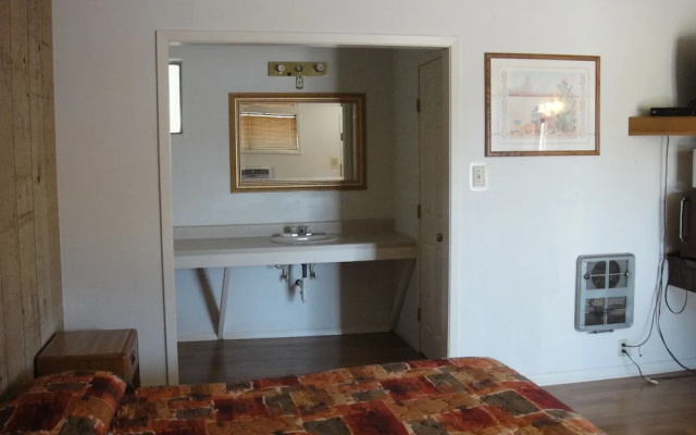 The Hills Motel