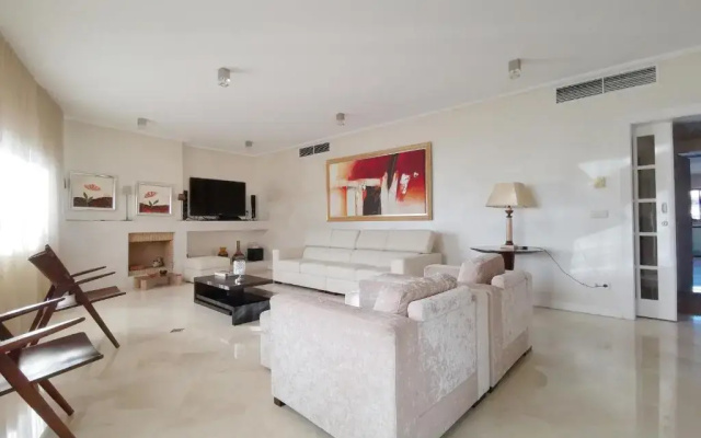 Entire floor parque nacoes prime apartments expo30