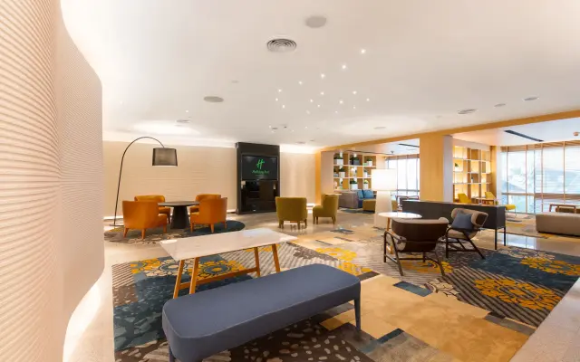 Holiday Inn Bangkok by IHG