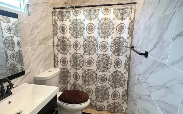 Garden Studio With Yard Space Near Mall & Airport