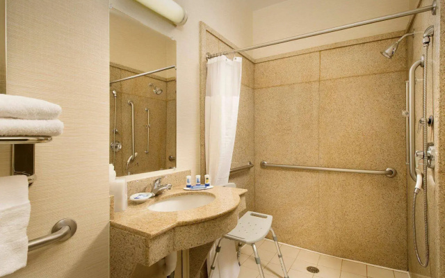 Fairfield Inn & Suites by Marriott Marshall
