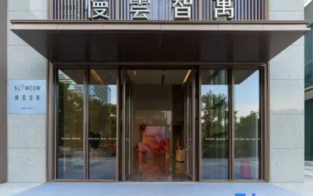 Slowcom Apartment
