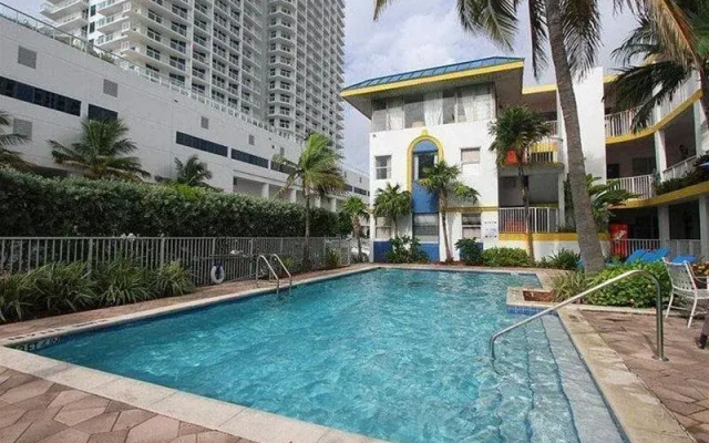 Avalon Waterfront Inn