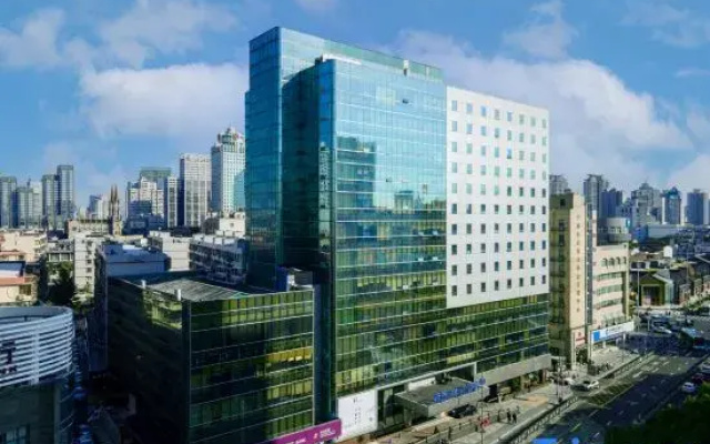 Madison Hotel Ningbo Tianyi Square Xinyuan