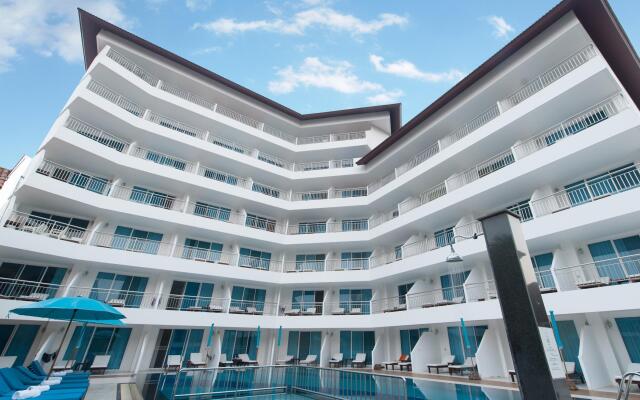 Отель Pinnacle Grand Jomtien Resort вид на фасад