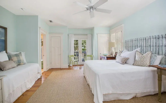 4201 10th Street by Hodnett Cooper