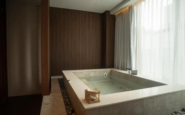 UH Suite The Myeongdong