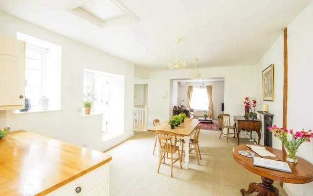 The Apartment Sherborne