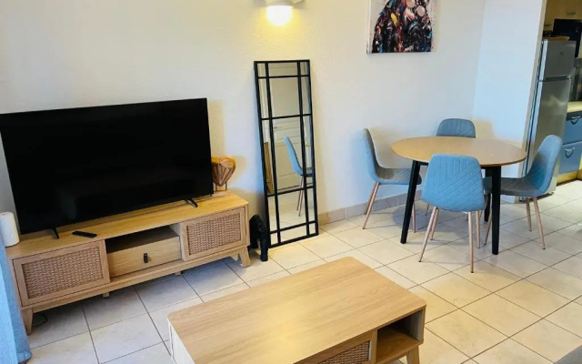 Appartement VAIANA avec piscine en bord de mer