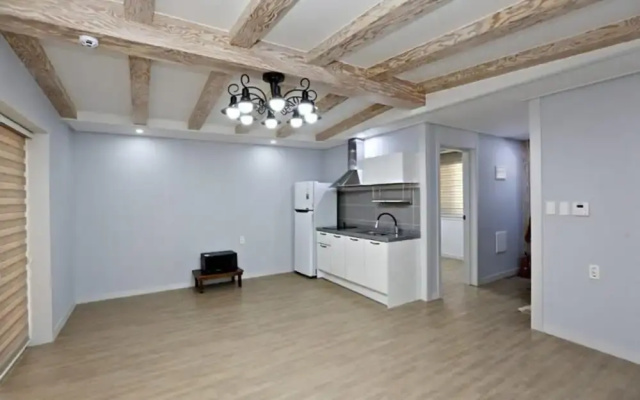 Taean Solbatgil Pension