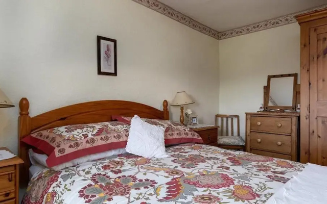 Dinas Cottage