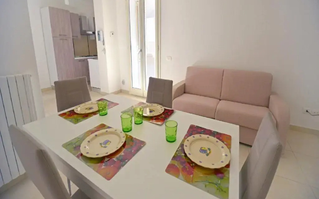 Leo Apartments