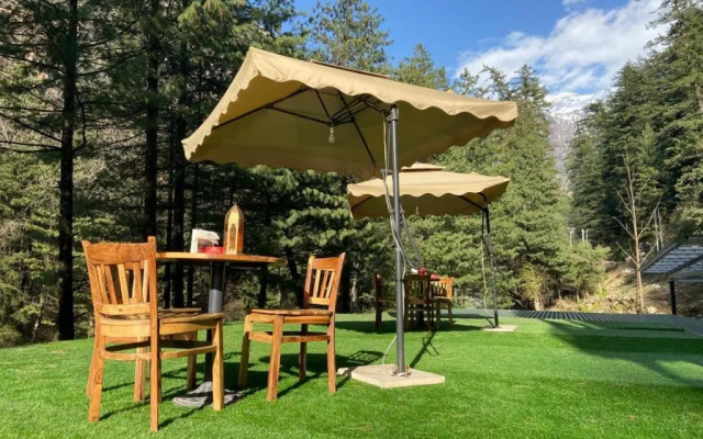 Moksha Riverside Resort Kasol