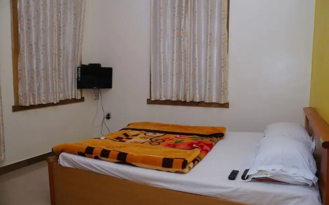 Hotel Godai Girikunj