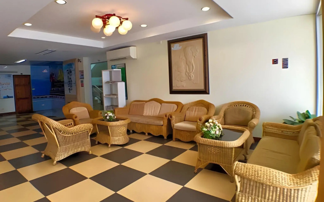 Trat Center Hotel