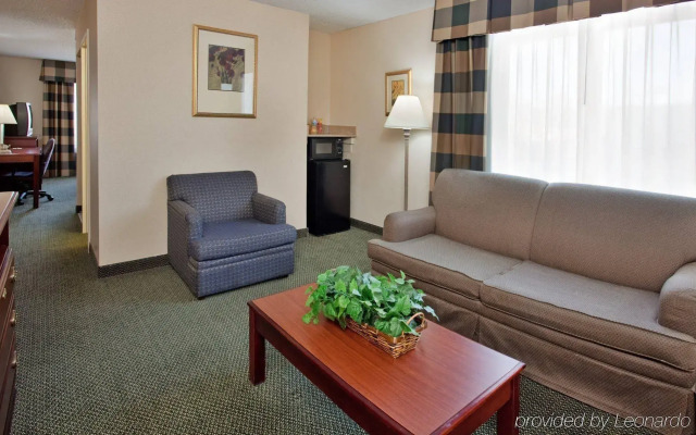 Aviator Hotel & Suites, Best Western Signature Collection