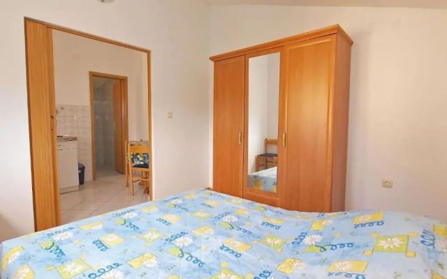 Cozy Apartment in Peroj
