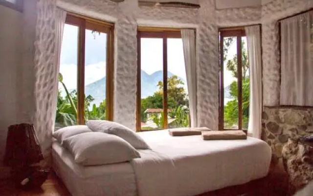 Lush Atitlan