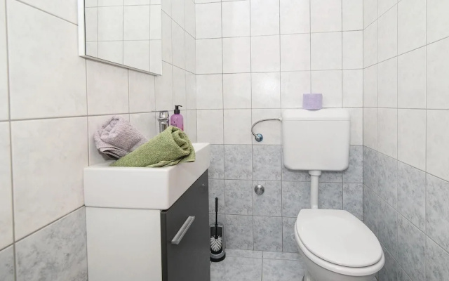 Awesome Home in Kastel Gomilica With Wifi and 2 Bedrooms