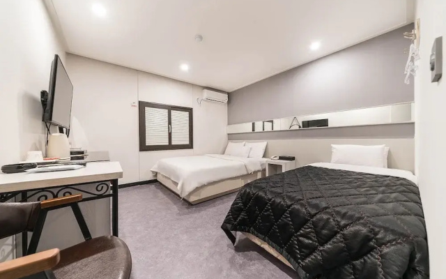Line Hotel