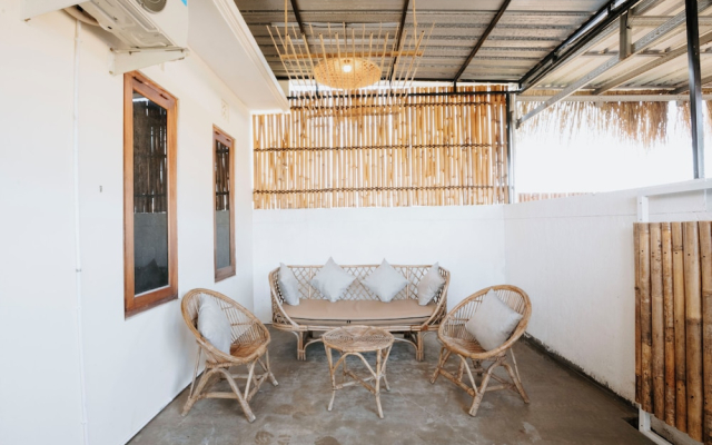 Villa New D'Bamboo by Plesirhatiyogja