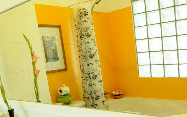 Frangipani Villa Hotel II