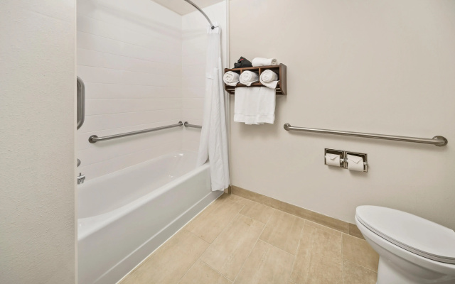 Holiday Inn Express Chicago NW - Vernon Hills by IHG