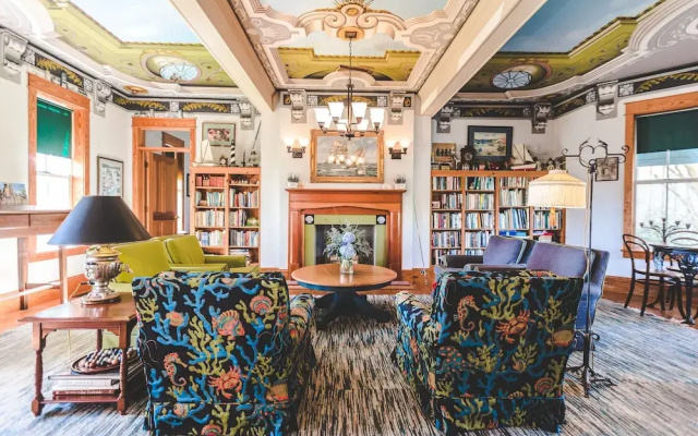 Roanoke Island Inn
