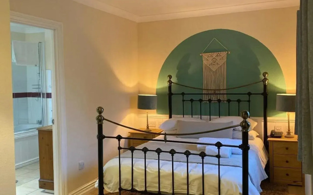 The Highwayman Hotel