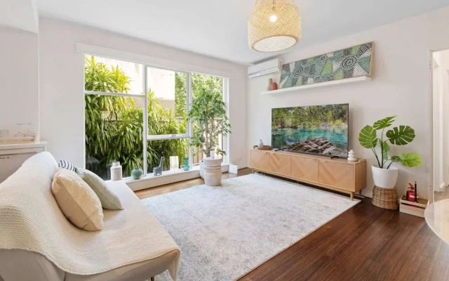 Contemporary 1-bed Unit Near Chapel St