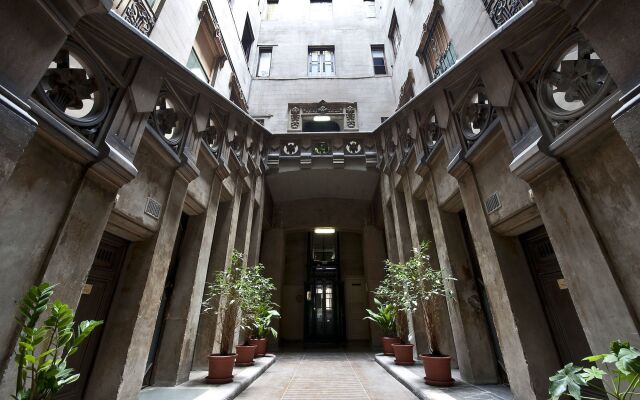 Отель Hostal Girona Испания, Барселона - отзывы, цены и фото номеров - забронировать отель Hostal Girona онлайн вид на фасад