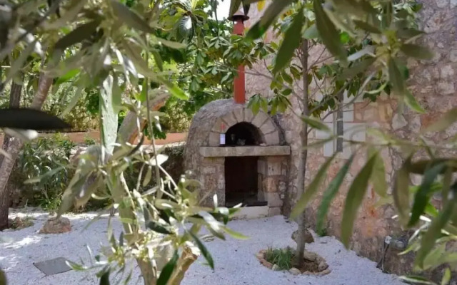 Apanemia Stone House in Crete