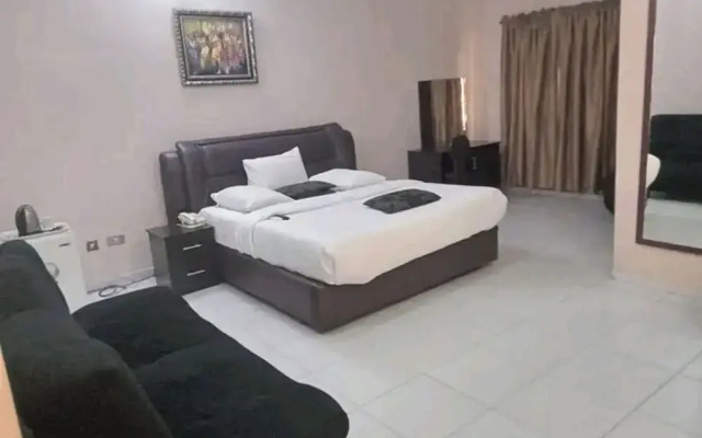 GoldRush Suites