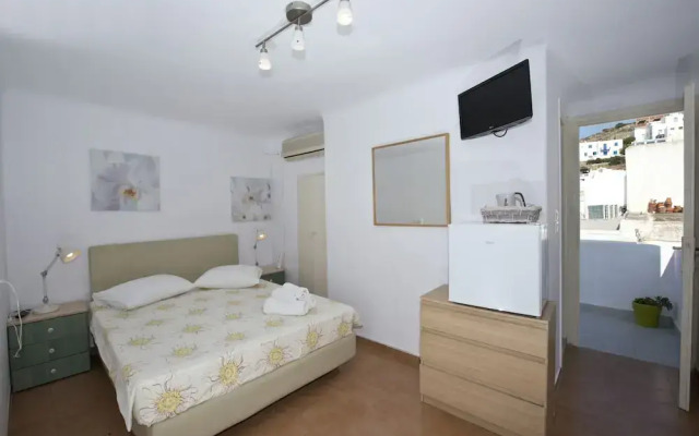 Karboni Hotel