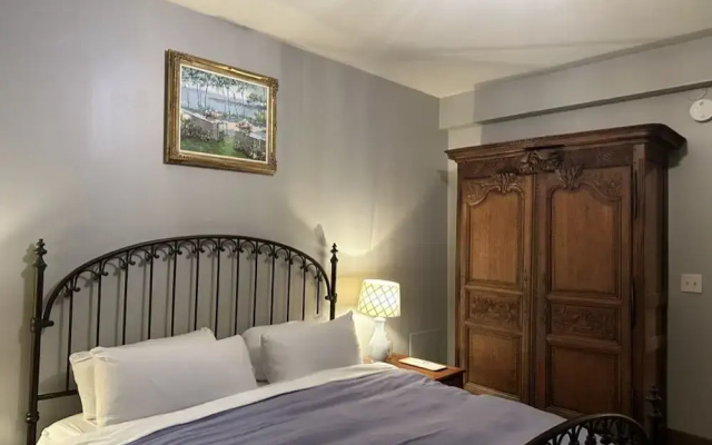 Frederick Stearns House Historic Inn