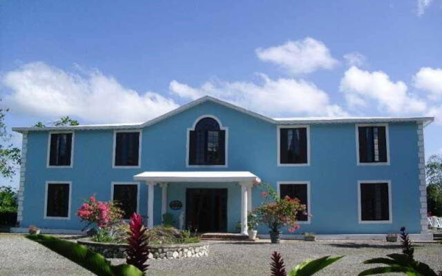 Отель Tamarind Great House Каслтон вид на фасад