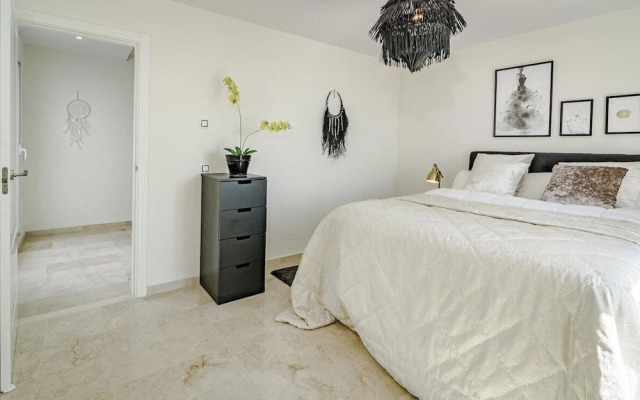 Ar23 - Holiday Flat, Puerto Banus by Roomservices